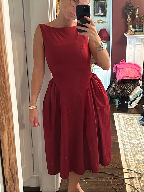 Jewel Badgley Mischka Dresses & Skirts - Jewel Badgley Mischka Burgundy Bask Waist Midi Dress